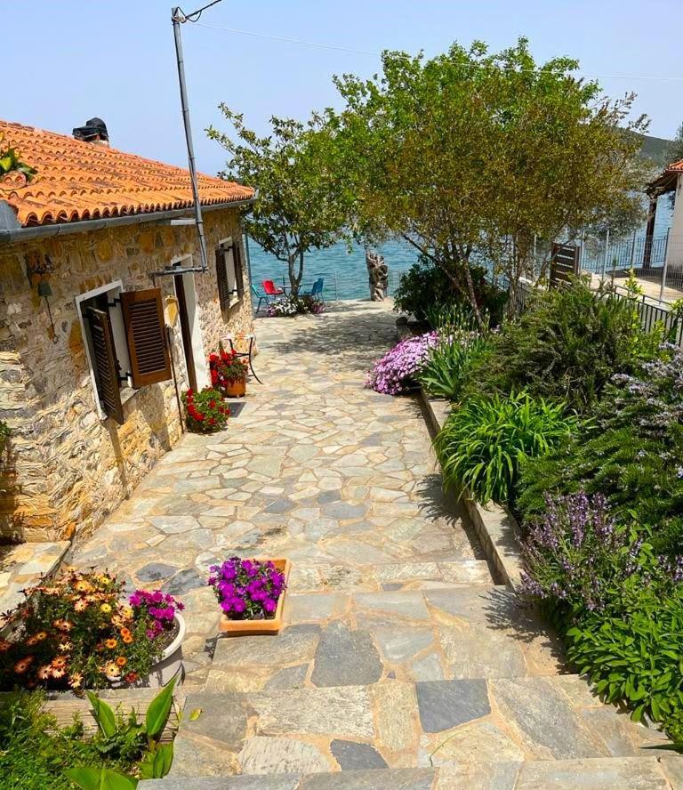 Villa Little Bit Of Heaven à Sourpi Extérieur photo